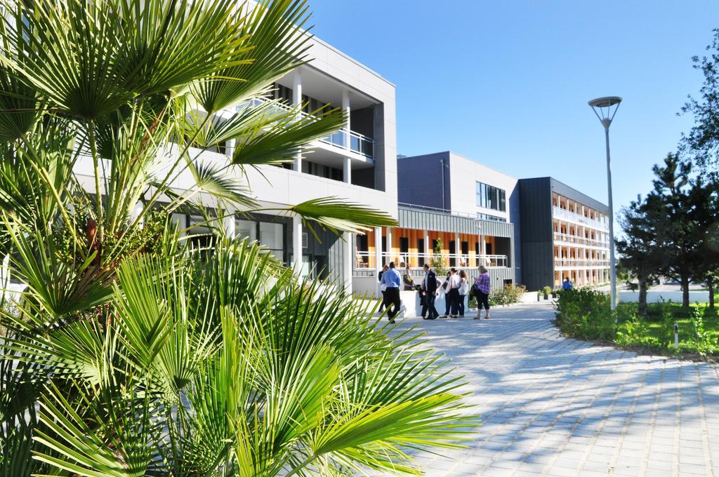 Golden Tulip Pornic Suites- Appart Hotel Exterior photo