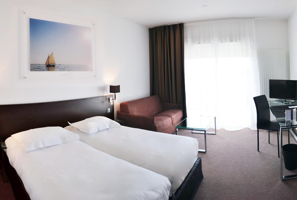 Golden Tulip Pornic Suites- Appart Hotel Exterior photo