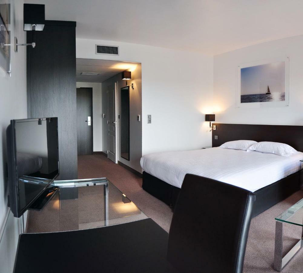 Golden Tulip Pornic Suites- Appart Hotel Exterior photo