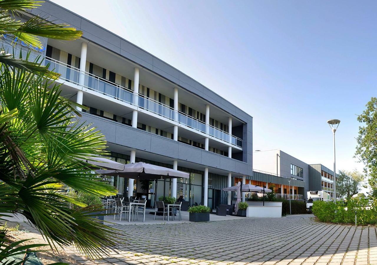 Golden Tulip Pornic Suites- Appart Hotel Exterior photo